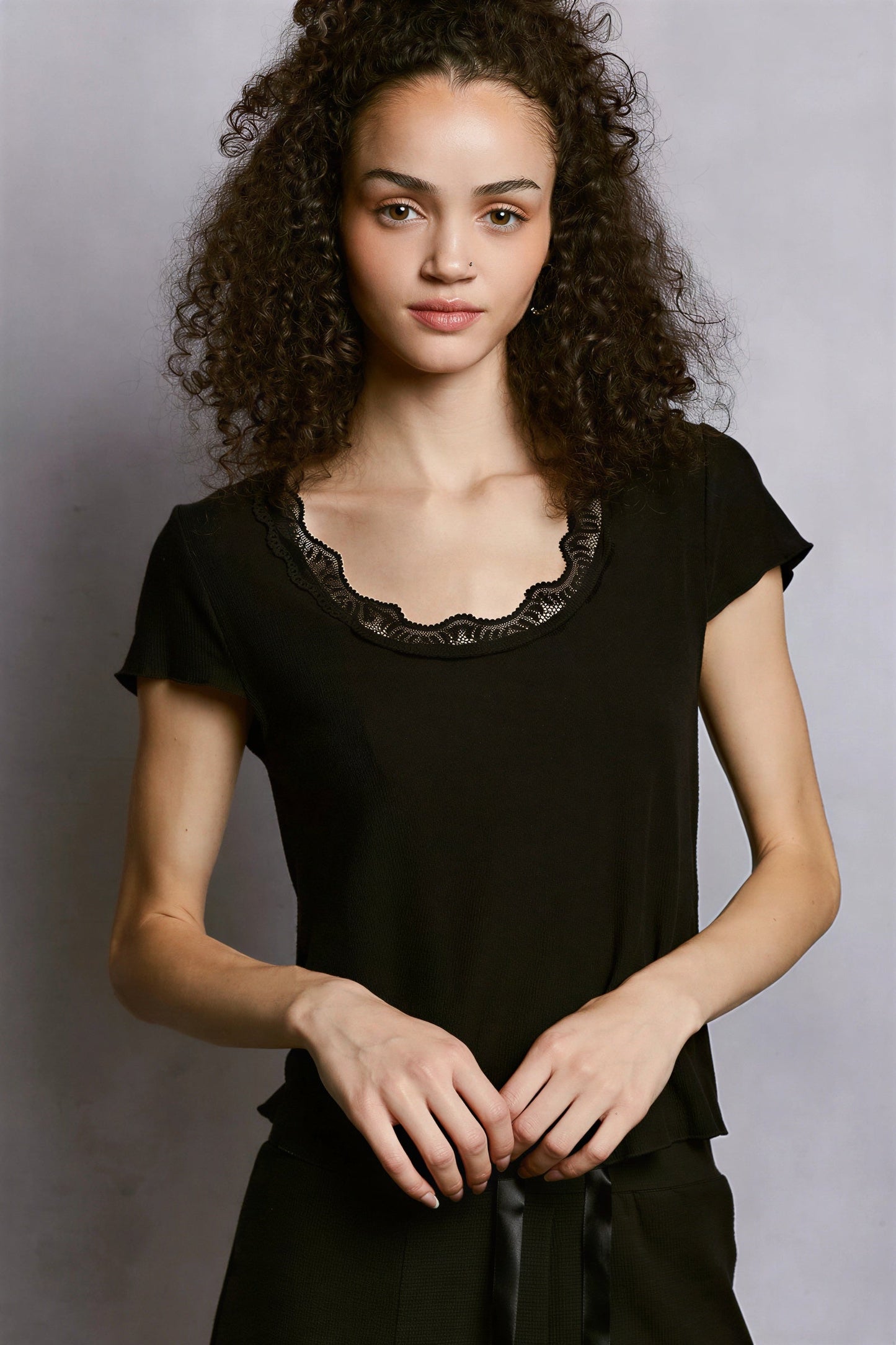 Vrouwelijke Kanten T-shirt met V-hals