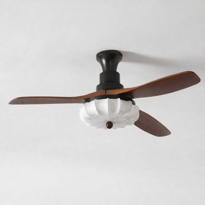 Plafondventilator met Verlichting – DC-Motor – Lotus-Dessin Katoenen Kap – Walnoothouten Bladen – Regelbaar & Omkeerbaar