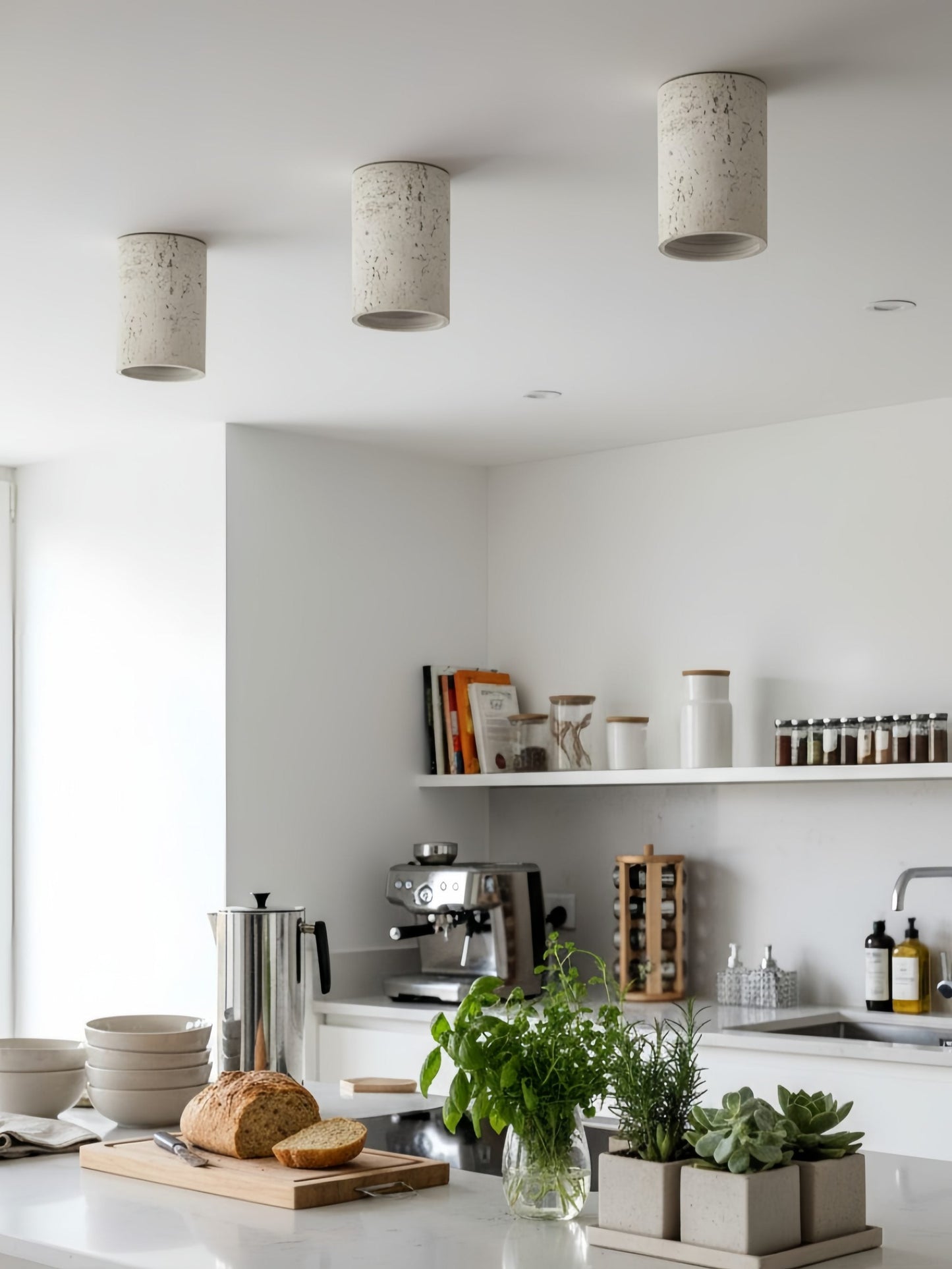 Cilindrische plafondlamp van travertijn – LED verlichting voor moderne interieurs