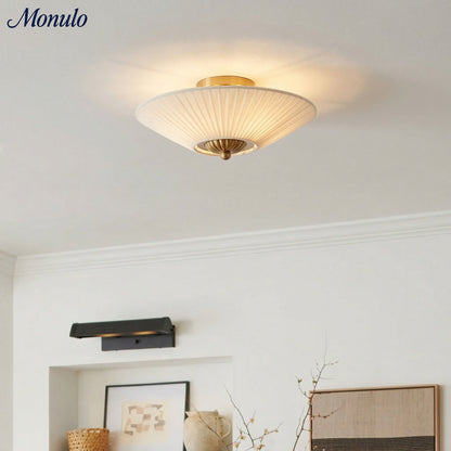 Semi-Flush Plafondlamp Metaal Stoffen Kap Gestroomlijnde Vormgeving Hedendaagse Verlichting Woonkamer Slaapkamer Scandinavisch Interieur Vintage Details