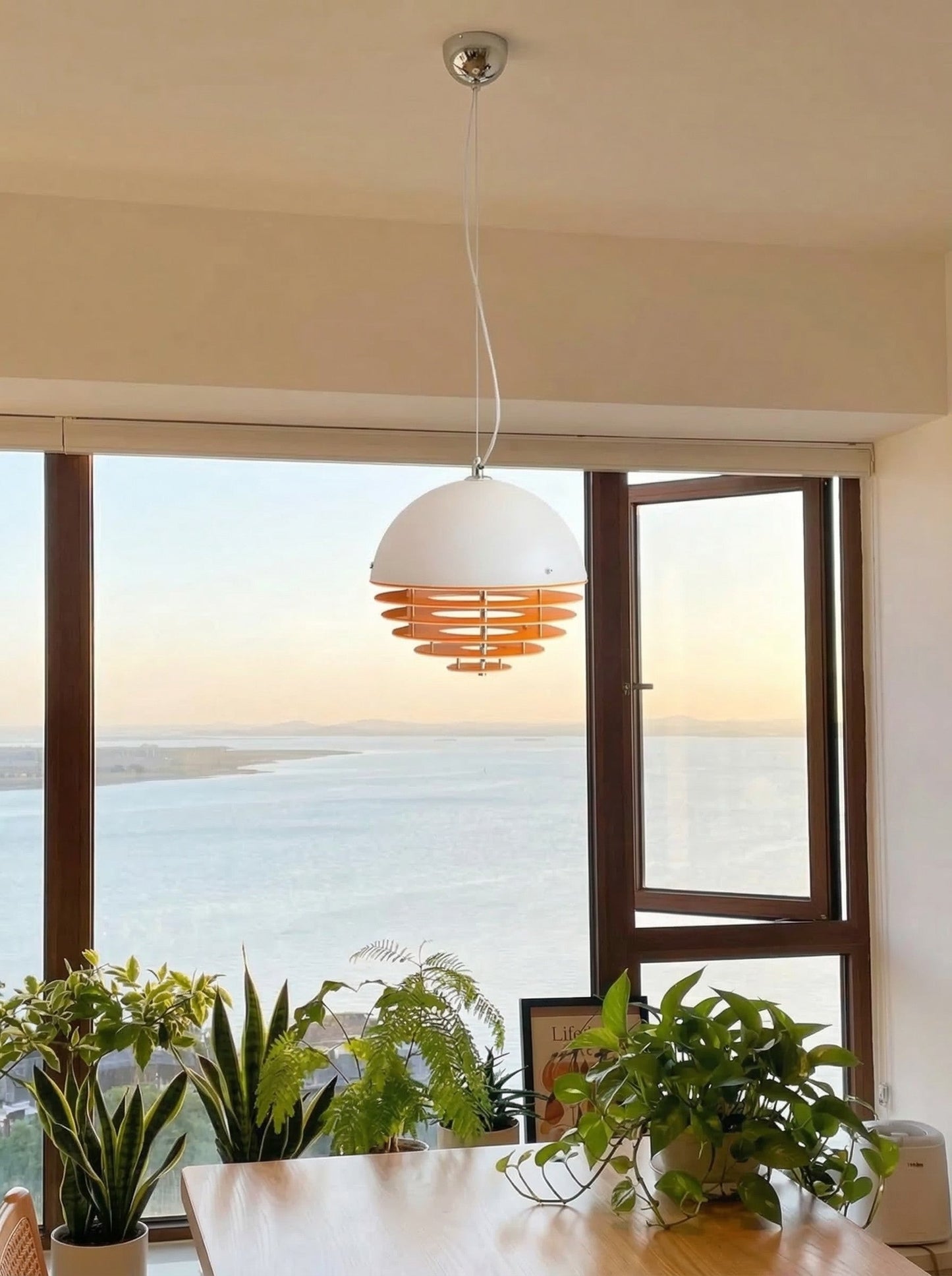 Stijlvolle Hanglamp Bauhaus Design Oranje-Wit Sfeerverlichting voor Moderne Interieurs