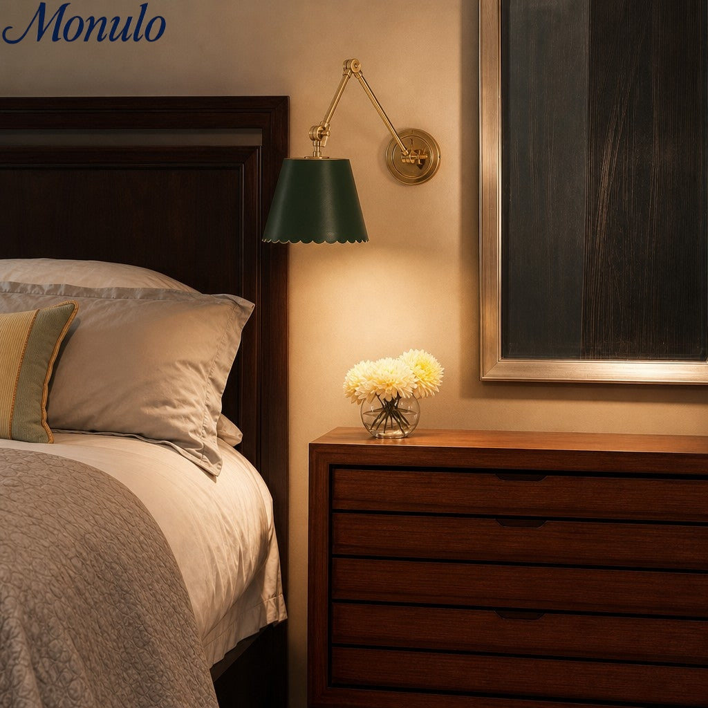 Wandlamp met Scalloped Shade – Modern Rustieke Verlichting voor Slaapkamer en Woonruimtes