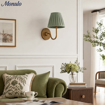 Wandlamp met Geplisseerde Stoffen Kap – Klassieke Verlichting voor Slaapkamer en Woonkamer