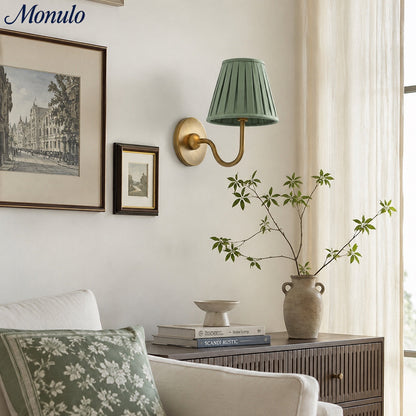 Wandlamp met Geplisseerde Stoffen Kap – Klassieke Verlichting voor Slaapkamer en Woonkamer