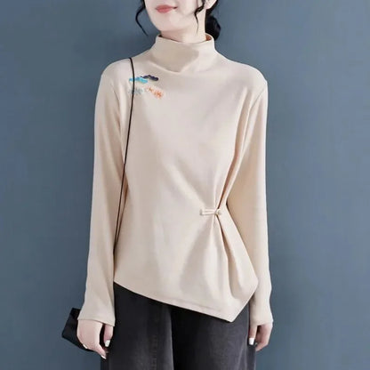 Vrouwelijke Fluwelen Blouse met Geborduurde Details