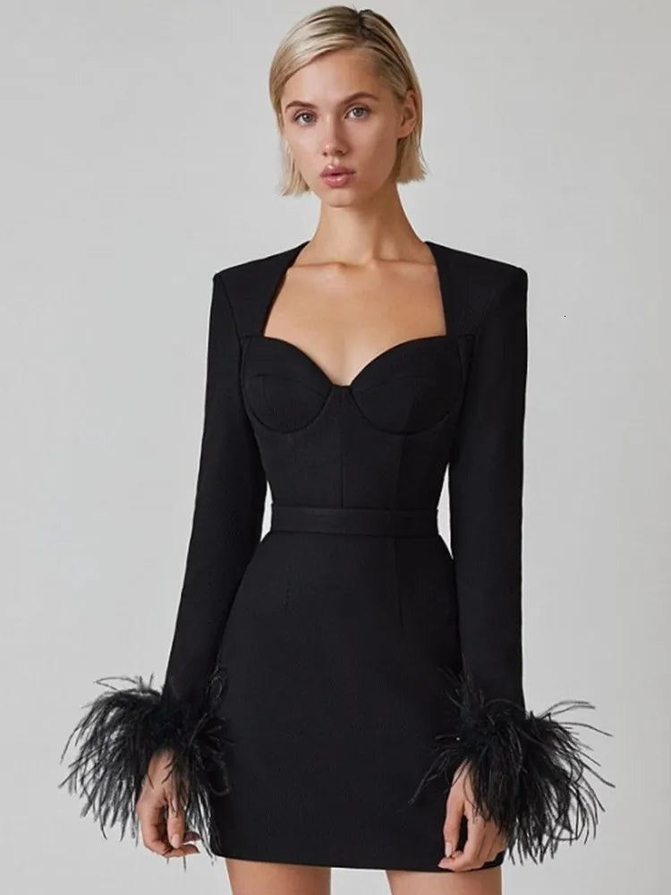 Korte Jurk voor Vrouwen met Veer Details Elegante Minirok - StudioMarella