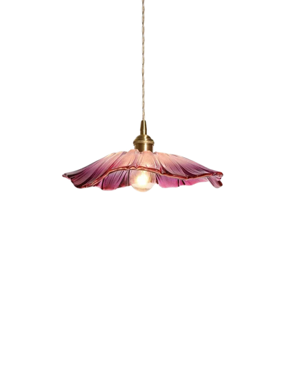Sculpturale glazen hanglamp met messing fitting en warm licht – artistieke design plafondlamp voor eetkamer en woonkamer