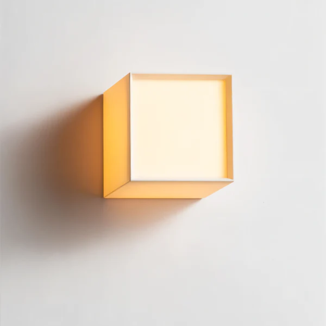 Wandlamp met Minimalistisch Design en Natuurlijke Stoffen Kap — Zachte Sfeerverlichting
