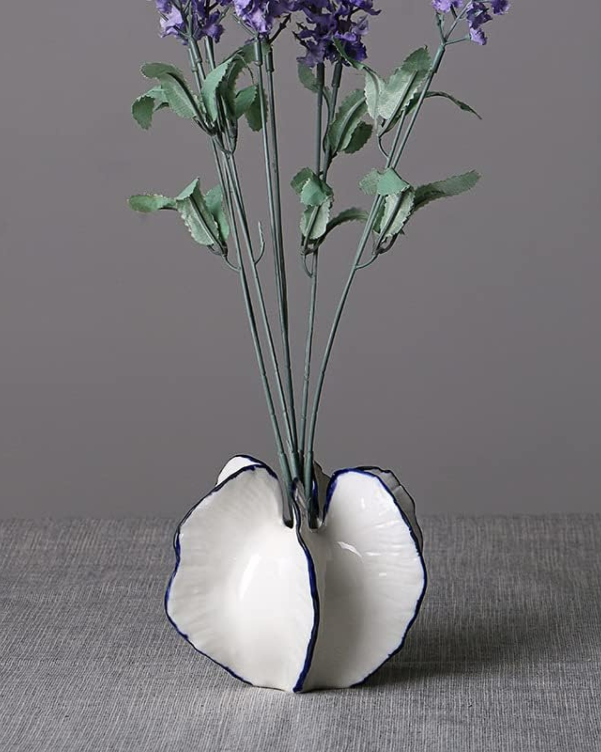 Keramische Sierpot met Moderne Silhouet voor Droogbloemen en Kunstplanten