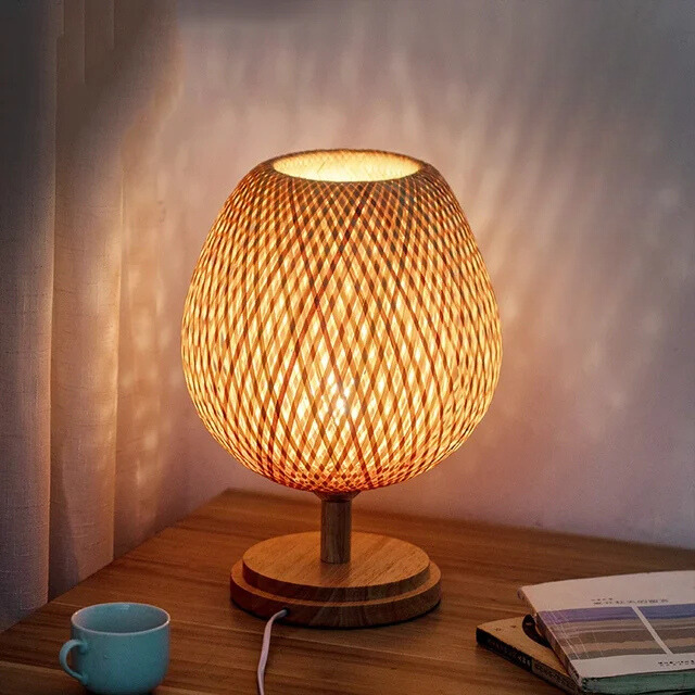 Rustieke Bamboe Tafellamp met Handgemaakte Houten Voet – Vintage Sfeerverlichting voor Woonkamer, Slaapkamer en Bureau