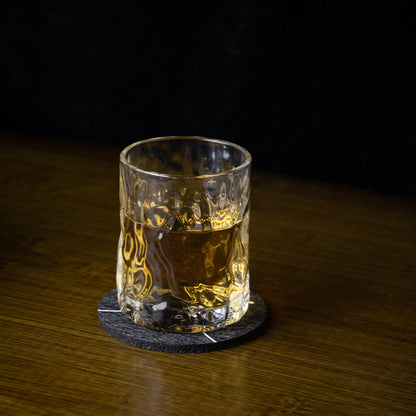 Handgemaakt Whiskeyglas met Golvend Reliëf 210ml Hittebestendig Glas voor Whisky Cocktails Spirits Premium Drinkglas Japans Design Zeegolf Patroon Cadeau Whiskyliefhebber Houten Verpakking