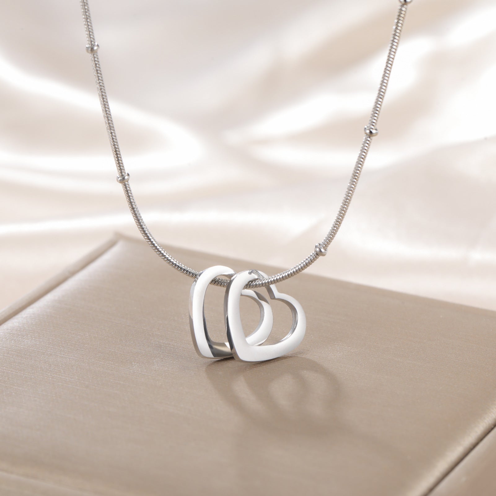 Dames Ketting met Zilveren Hartjes Gelaagd Minimaal Design - StudioMarella