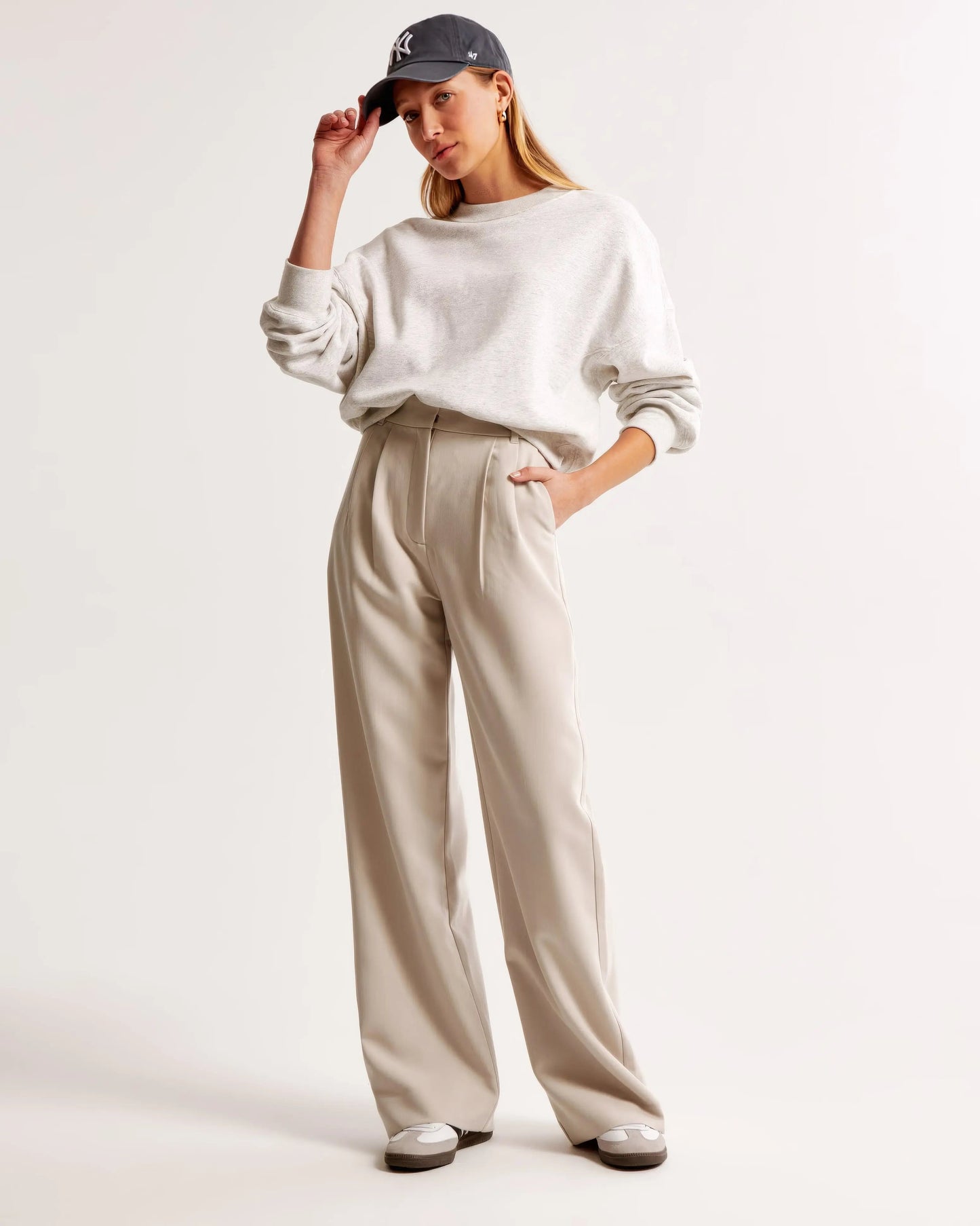 Vrouwelijke Zomerbroek Stijlvolle Mia Broek Korte Broek - StudioMarella