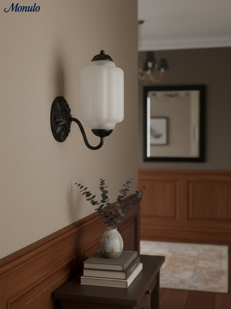 Melkglazen Wandlamp Eloise voor Hal en Slaapkamer | Vintage Wandverlichting met Melkwit Glas
