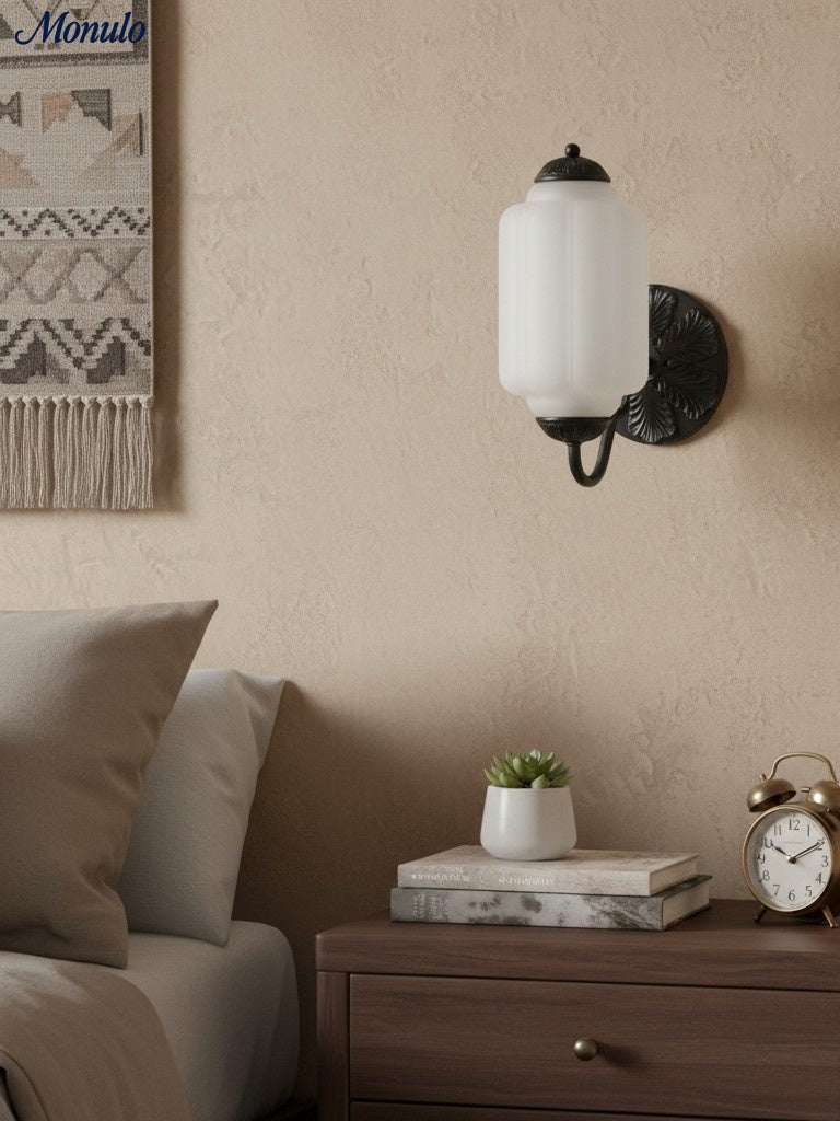 Melkglazen Wandlamp Eloise voor Hal en Slaapkamer | Vintage Wandverlichting met Melkwit Glas