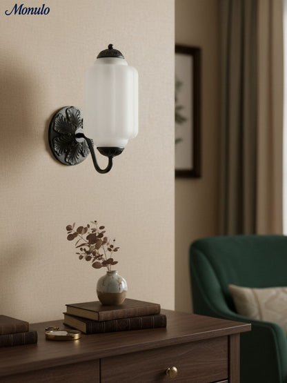 Melkglazen Wandlamp Eloise voor Hal en Slaapkamer | Vintage Wandverlichting met Melkwit Glas