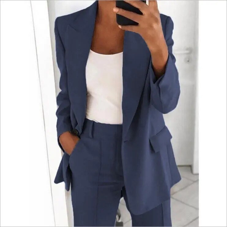 Vrouwelijke Business Set Blazer en Broek Klassiek en Eleganter