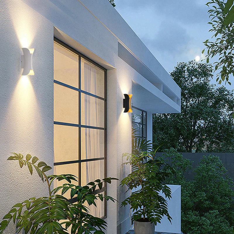Wandlamp Buiten Metaal Zwart Wit LED Modern Design Tuin Terras Ingang Gevel Sfeervol