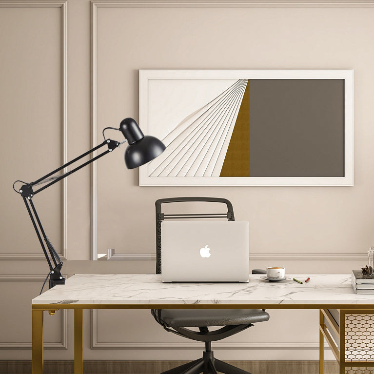 Minimalistische Design Tafellamp Van Metaal Met Strakke Vormgeving