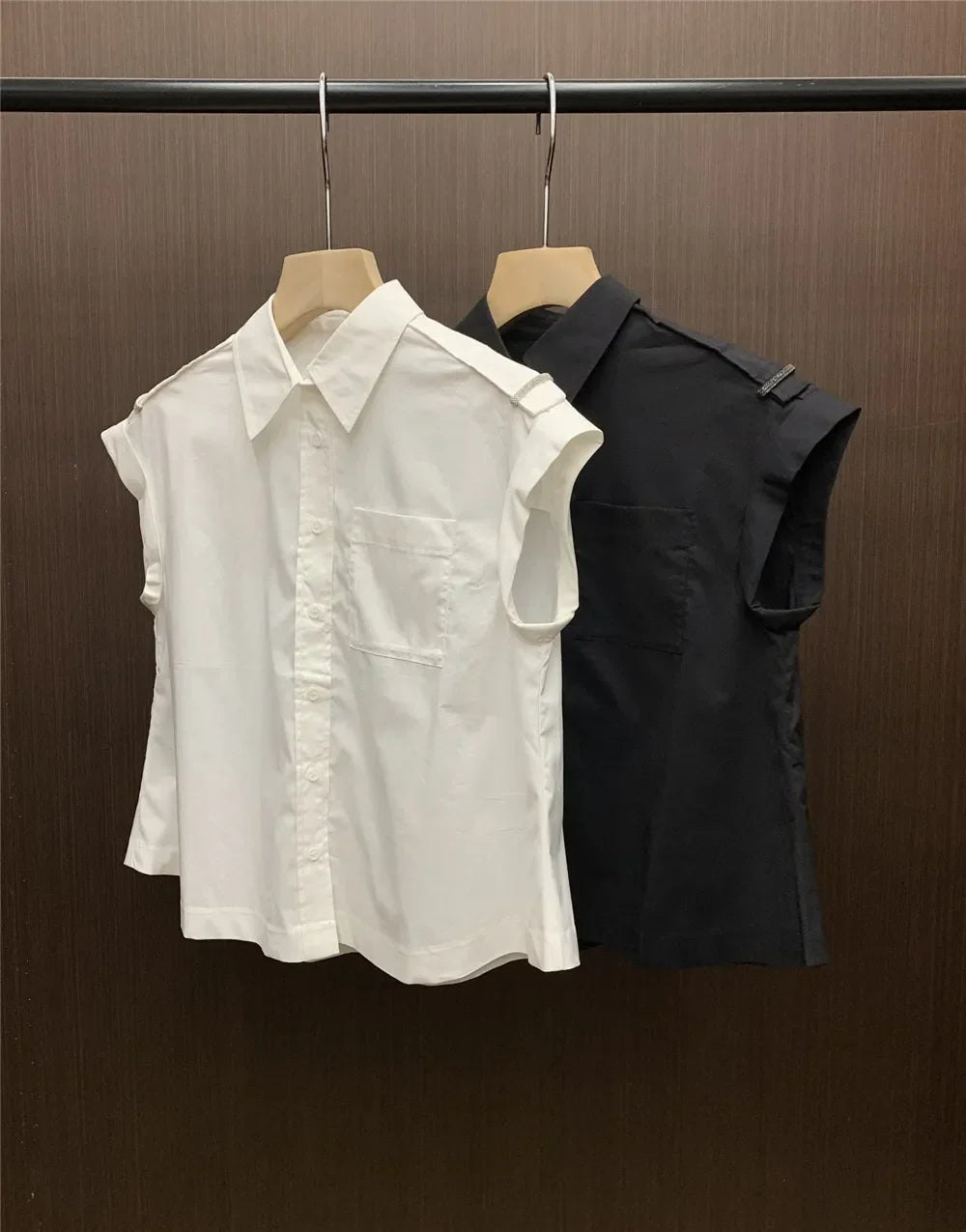 Zomerblouse Mouwloos Met Kralenketting Zonnegeel
