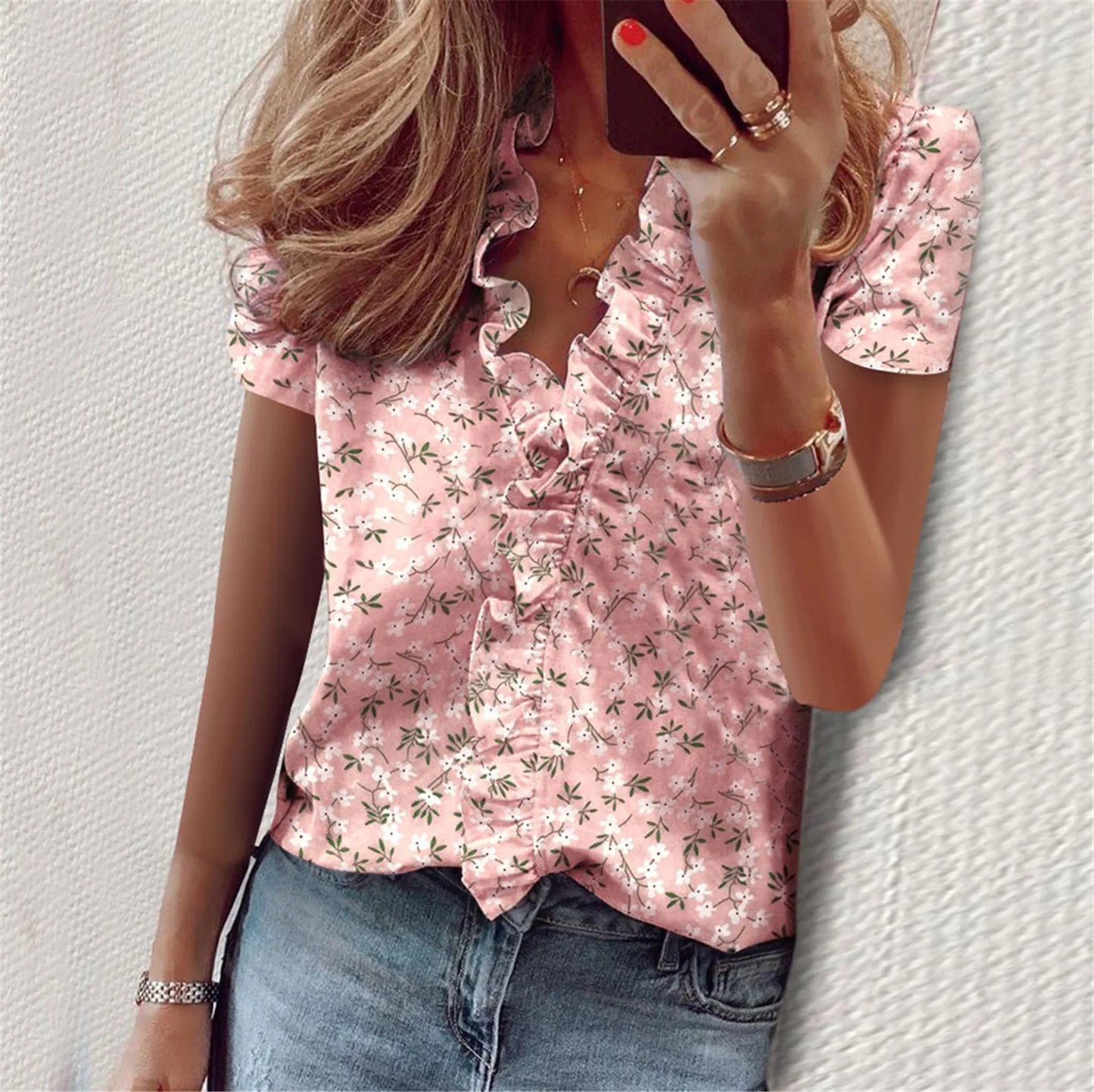 Vrouwelijke Slim Fit Blouse met Retro Print