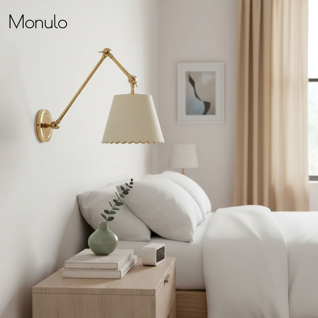 Wandlamp met Scalloped Shade – Modern Rustieke Verlichting voor Slaapkamer en Woonruimtes