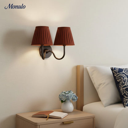 Wandlamp met Geplisseerde Stoffen Kap – Klassieke Verlichting voor Slaapkamer en Woonkamer