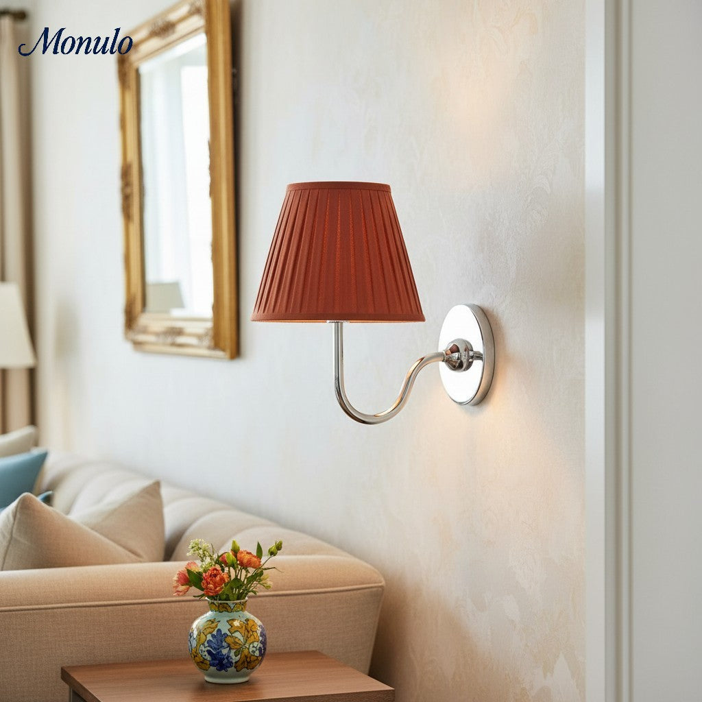 Wandlamp met Geplisseerde Stoffen Kap – Klassieke Verlichting voor Slaapkamer en Woonkamer