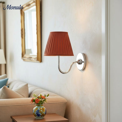 Wandlamp met Geplisseerde Stoffen Kap – Klassieke Verlichting voor Slaapkamer en Woonkamer