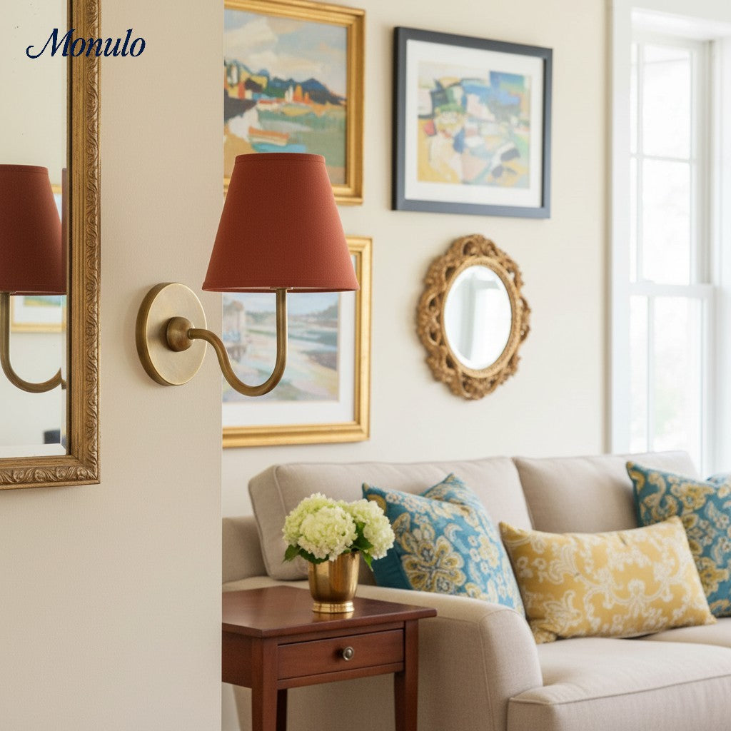 Wandlamp met Geplisseerde Stoffen Kap – Klassieke Verlichting voor Slaapkamer en Woonkamer