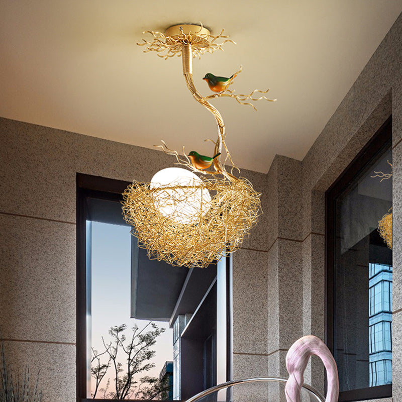 Gouden Hanglamp met Melkwit Glazen Bol en Vogelnest – Decoratieve Kroonluchter 1-3 Lichtpunten Sierverlichting Eetkamer Woonkamer