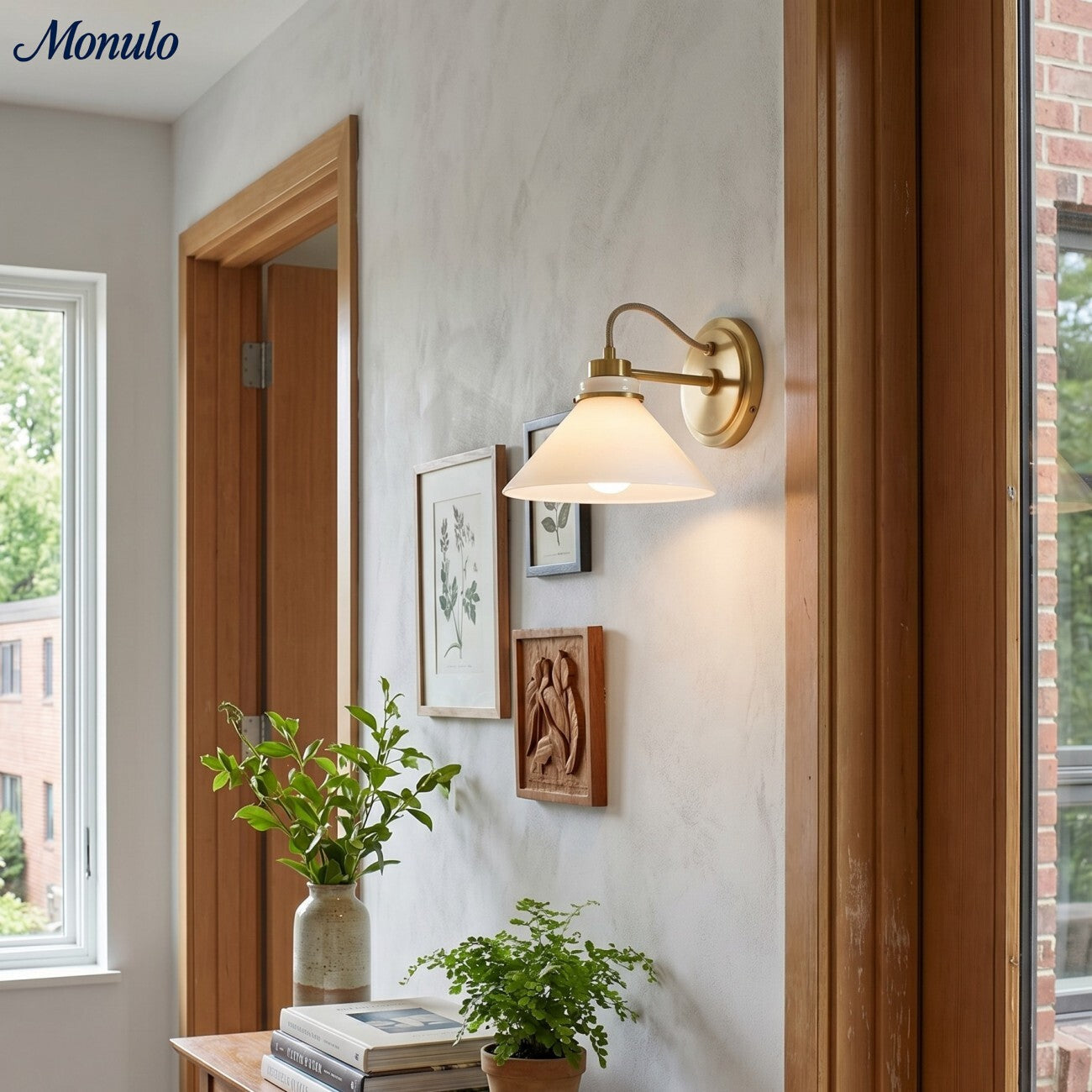 Globe Wandlamp met Gebogen Arm – Moderne Industriële Verlichting voor Badkamer, Slaapkamer en Gang