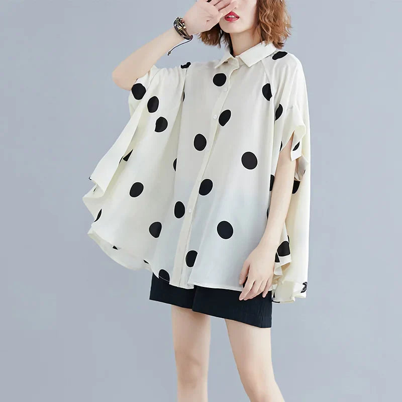 Vrouwelijke Blouse met Polka Dots Zomerse Look