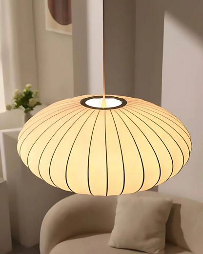 Moderne Ronde Hanglamp Met Geribbelde Kap En Warme Sfeerverlichting
