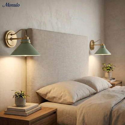 Globe Wandlamp met Gebogen Arm – Moderne Industriële Verlichting voor Badkamer, Slaapkamer en Gang