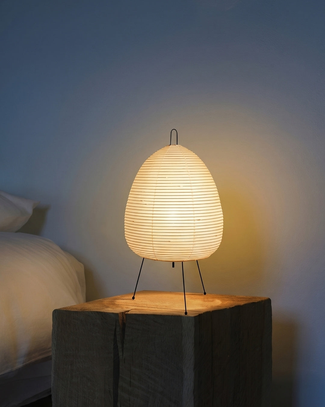 Japanse Tafellamp Sakura met Rijstpapier & Driepoot – Minimalistisch Design Warm Wit Licht – Ø28cm H48cm
