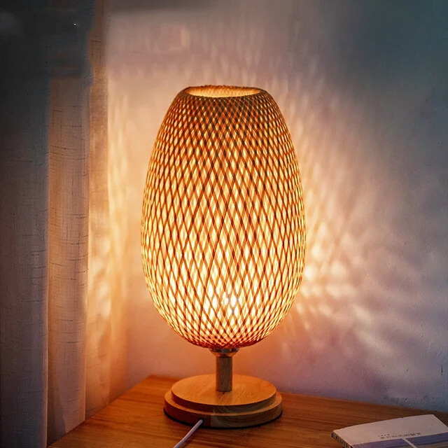 Rustieke Bamboe Tafellamp met Handgemaakte Houten Voet – Vintage Sfeerverlichting voor Woonkamer, Slaapkamer en Bureau