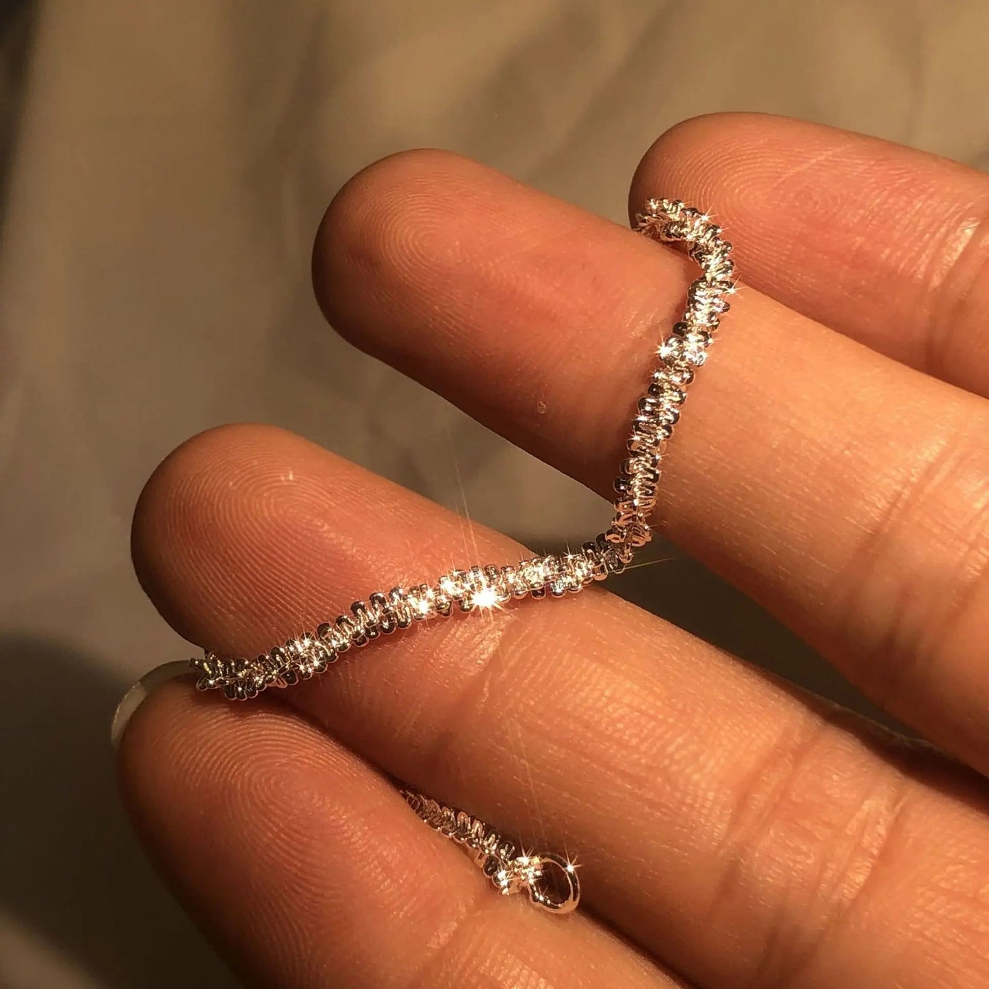Sterlingsilveren Armband Waterinspiratie Elegant Glanzend Handgelenkaccessoire Dames Tijdloos Moderne Sieraden
