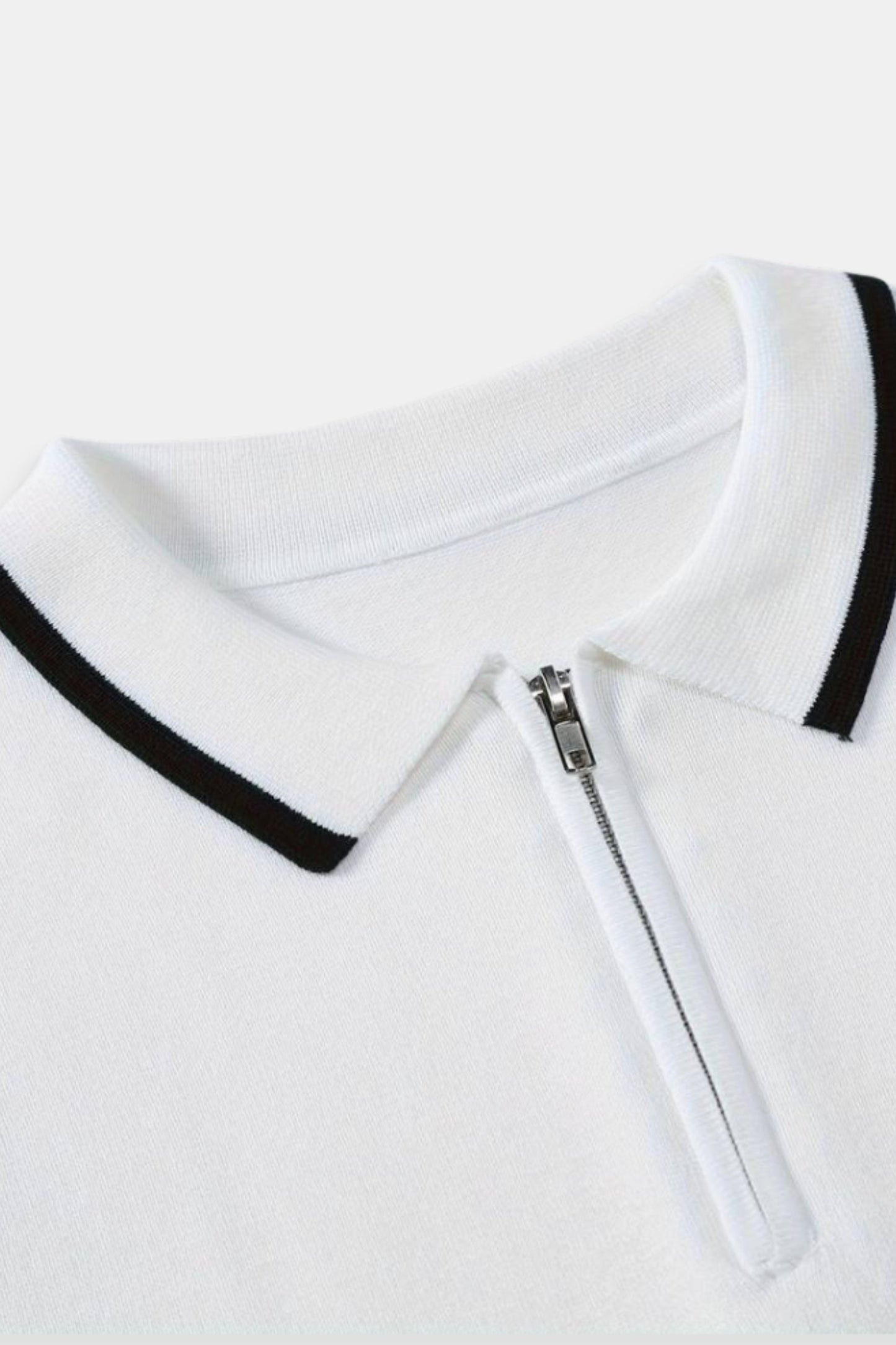 Herenshirt Poloshirt met Rits en Contrasterende Kraag wordt: 
Herenshirt Poloshirt Met Rits En Contrasterende Kraag Modern Design