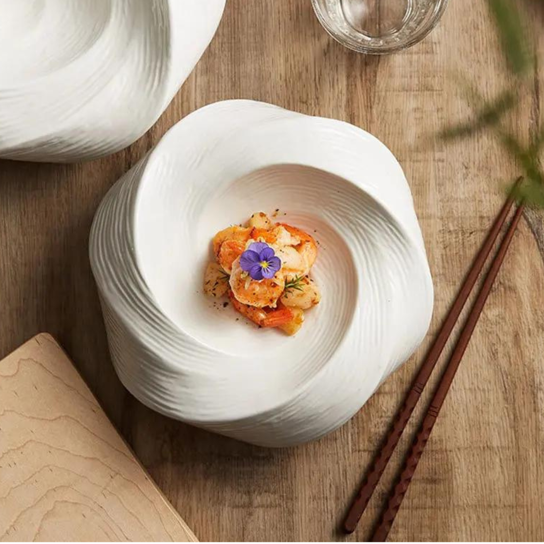 Keramische Kom met Spiraalpatroon – Handgemaakt Servies voor Salades en Pasta