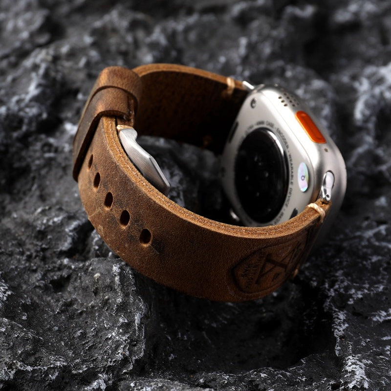 Vintage Leren Horlogeband voor Apple Watch met Handgestikte Naden en Volledig Narfleder Afwerking | Verstelbare Bandje 40-49mm voor Authentieke Retro Look Patina Ontwikkeling