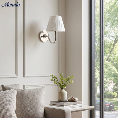 Wandlamp met Geplisseerde Stoffen Kap – Klassieke Verlichting voor Slaapkamer en Woonkamer