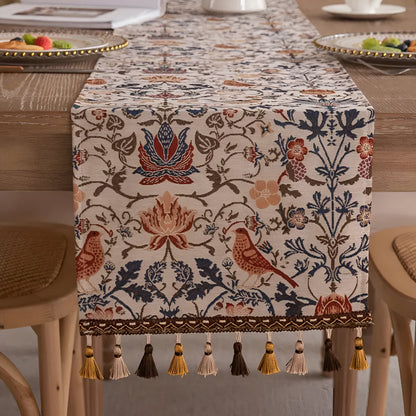 Vintage Jacquard Tafelloper met Vogel & Bloemmotief – Landelijke Elegantie met Kwastjes