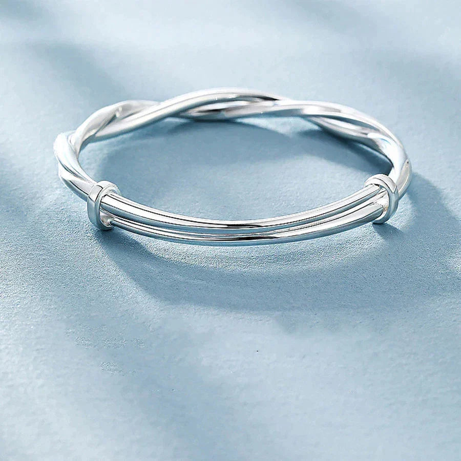 Gevlochten Zilveren Armband – Elegant Damesarmband met Moderne Textuur – Tijdloos Sieraad voor Elke Gelegenheid