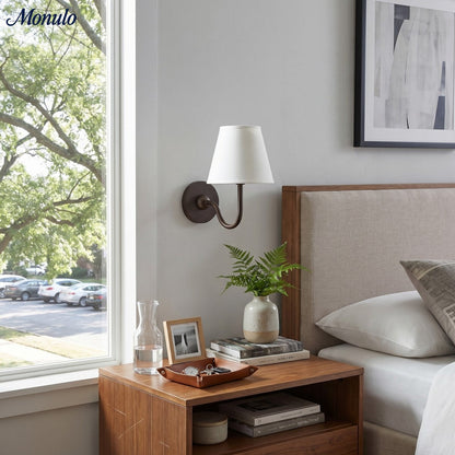 Wandlamp met Geplisseerde Stoffen Kap – Klassieke Verlichting voor Slaapkamer en Woonkamer