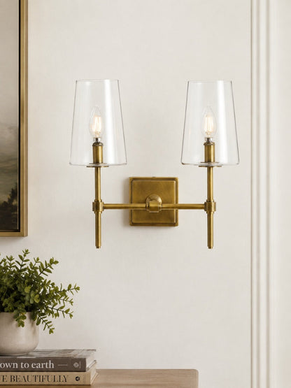 Glazen Wandlamp met Helder Glas – Enkelvoudige tot Drievoudige Configuratie – Elegante Badkamerverlichting