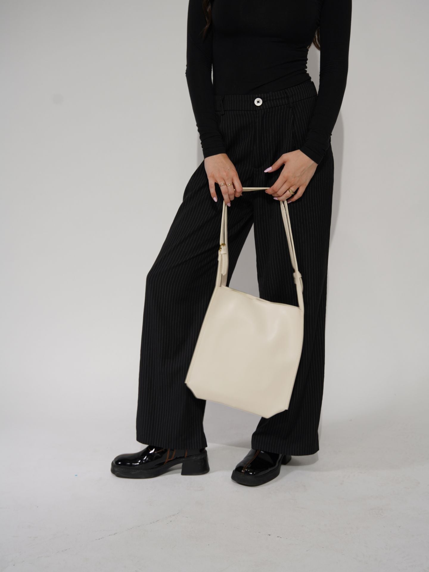 Vegan Leren Schoudertas Halfrond Elegant en Ruim