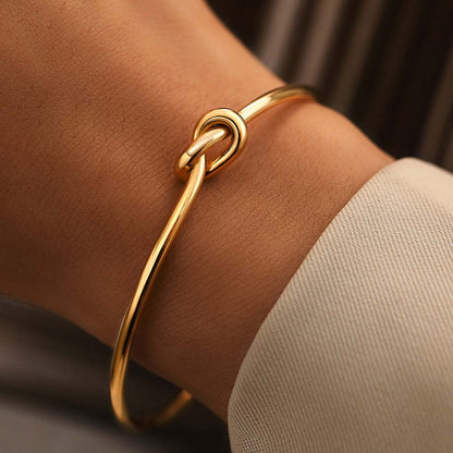 Dames Armband Zilverkleurig Roestvrij Staal Liefdesknoop - StudioMarella