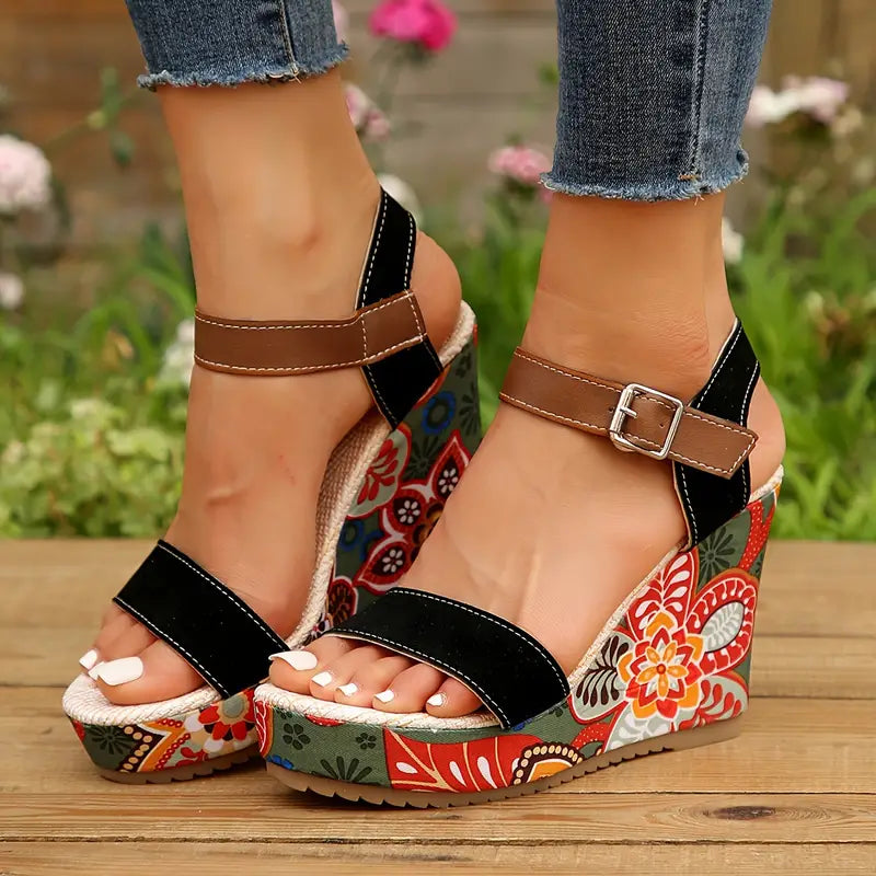 Dames Sandalen met Sleehak en Bloemenprint → Dames Schoenen Sandalen Sleehak Bloemenprint Zomer