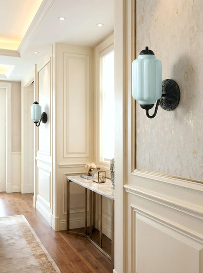 Melkglazen Wandlamp Eloise voor Hal en Slaapkamer | Vintage Wandverlichting met Melkwit Glas